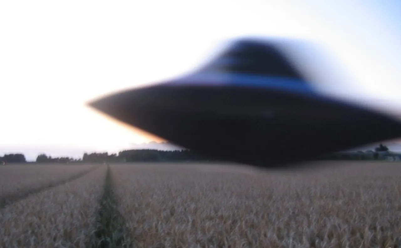 OVNIs sobre los Crop Circles de van der Broken (1)