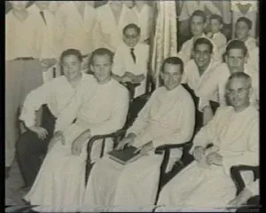 El joven Salvador Freixedo recien ordenado (4)