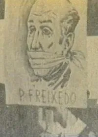 Insólitas imagenes de manifestantes con pancartas de apoyo a Freixedo
